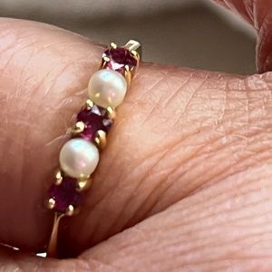 Tiffany & Co. 18k Yellow Gold Ruby & Pearl Ring Size 7